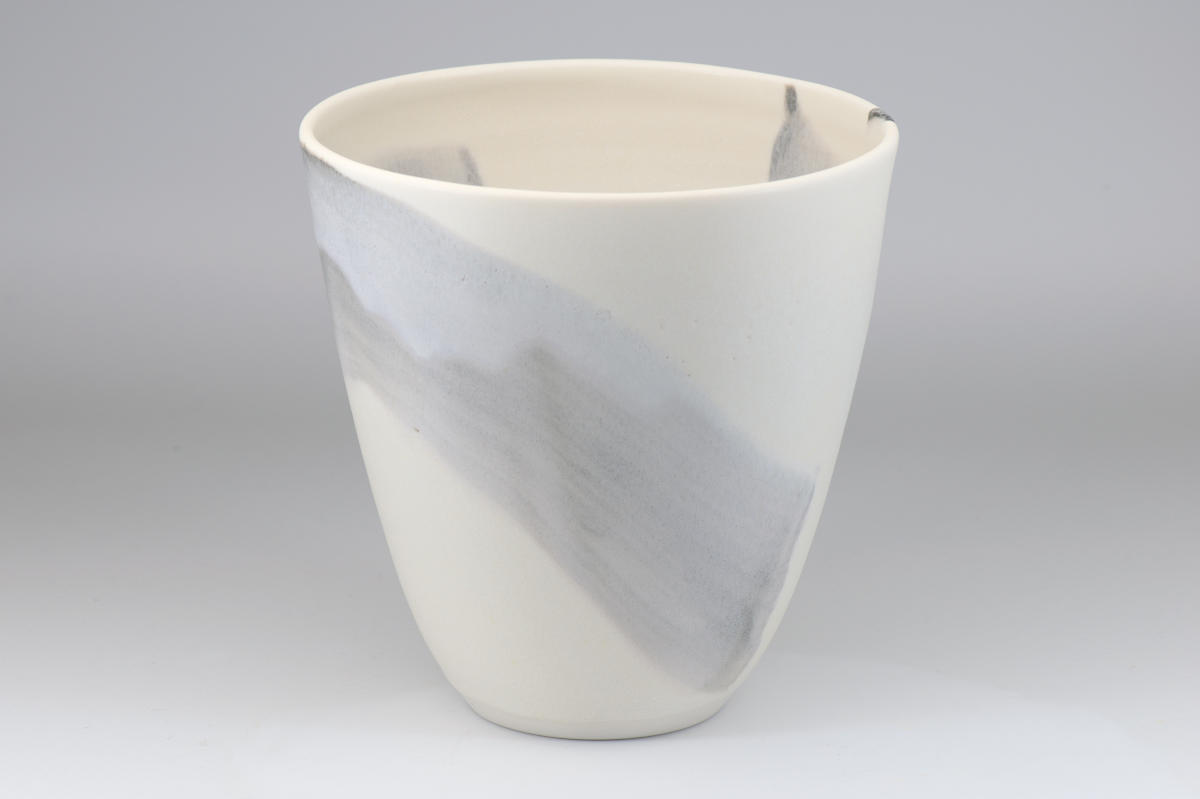 Bowl with Grey-Purple Brushwork